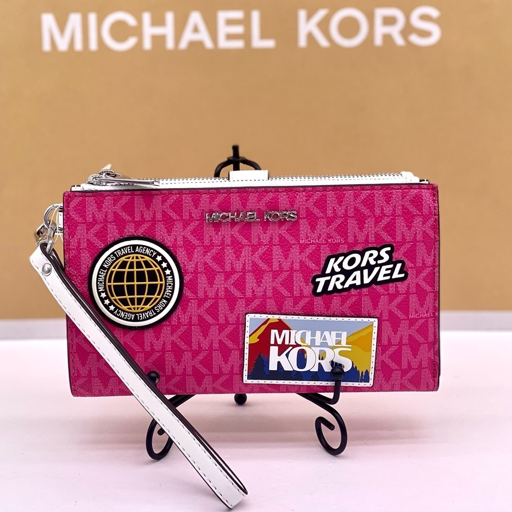 Michael Kors Jet Set Travel Large Embellished
Signature Logo Wallet Wristlet - Picture 3 of 13